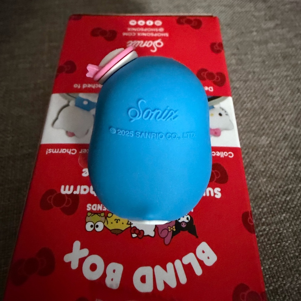 Sonix Peeker hello Kitty and Friends — SECRET!! - Picture 2 of 6